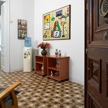 B&B Estudiantes Balmes Barcelona Luaran gambar