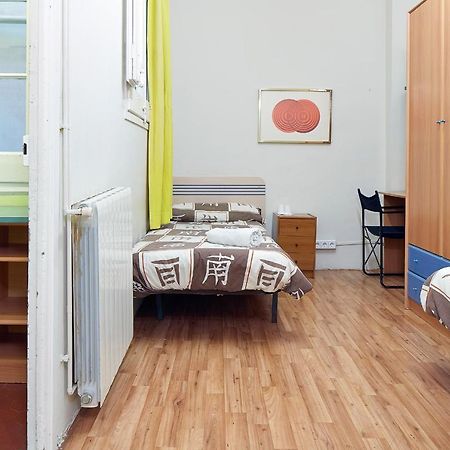 B&B Estudiantes Balmes Barcelona Luaran gambar