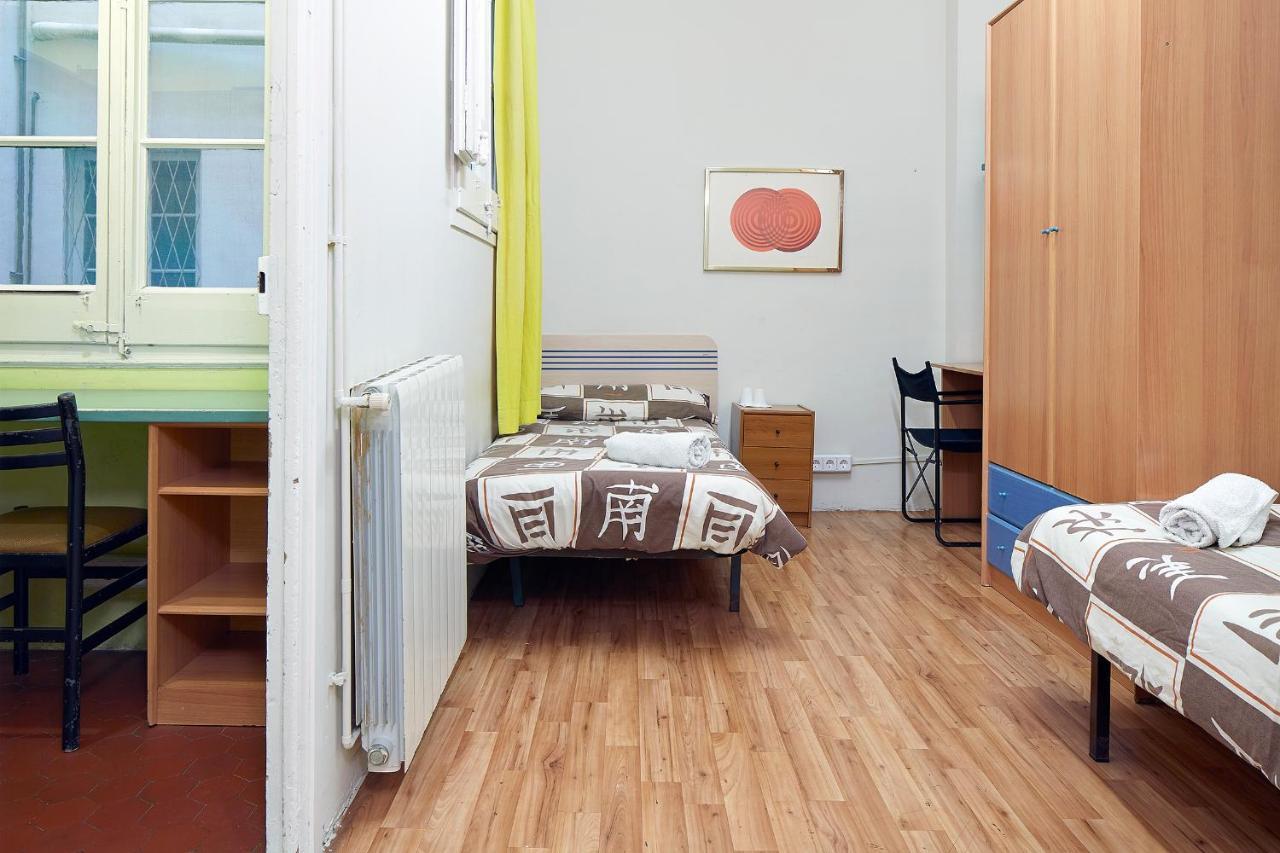 B&B Estudiantes Balmes Barcelona Luaran gambar