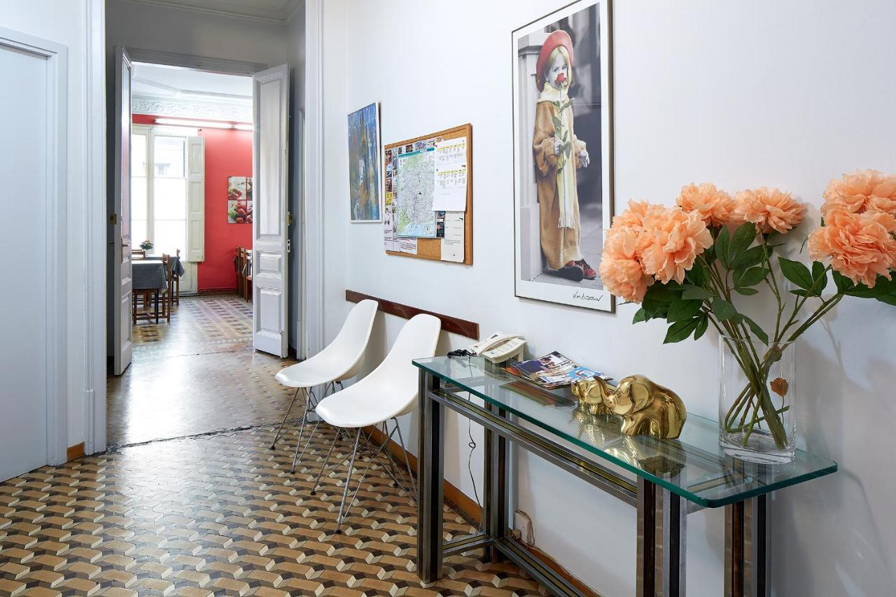 B&B Estudiantes Balmes Barcelona Luaran gambar