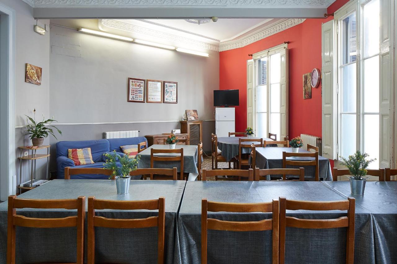 B&B Estudiantes Balmes Barcelona Luaran gambar