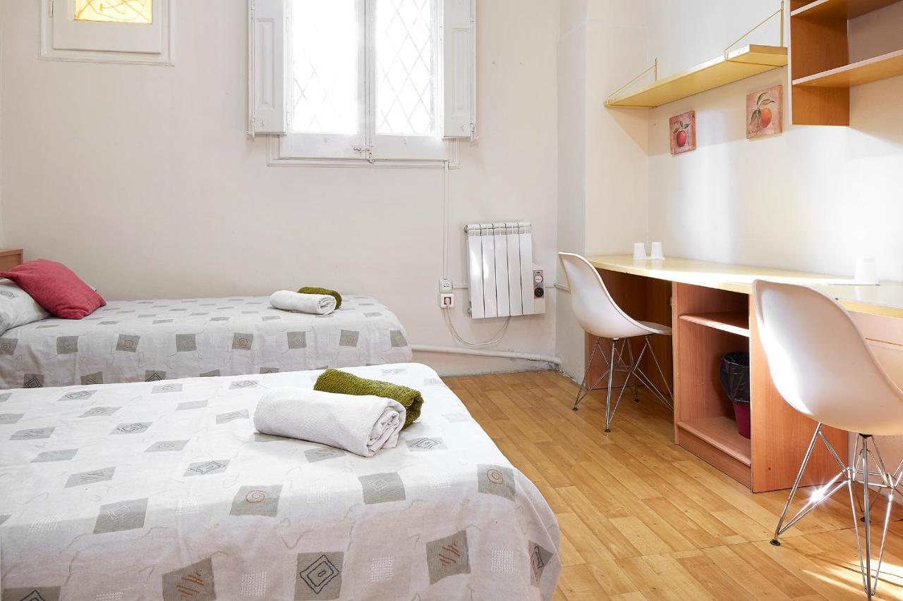 B&B Estudiantes Balmes Barcelona Luaran gambar