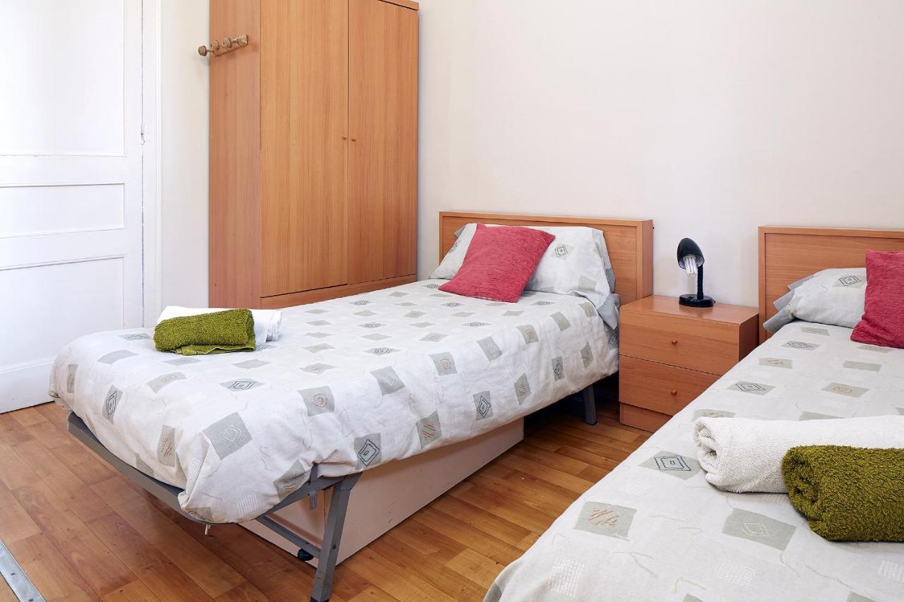 B&B Estudiantes Balmes Barcelona Luaran gambar